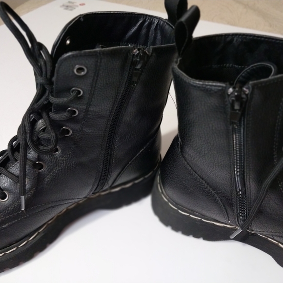 UNIONBAY Black Moto Boots - Picture 3 of 8
